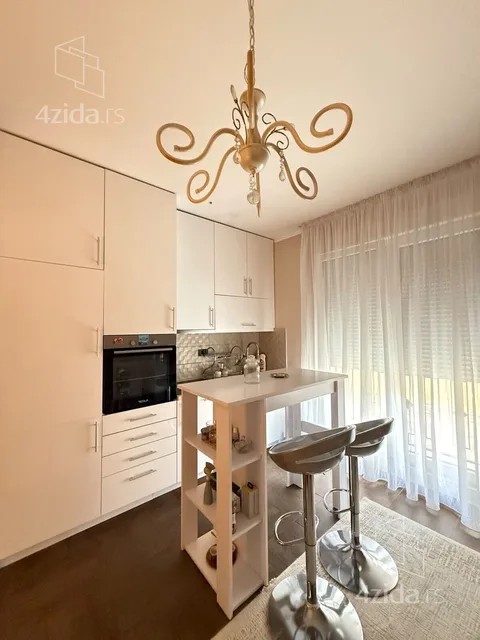 Dvosoban stan na prodaju, Roda 12