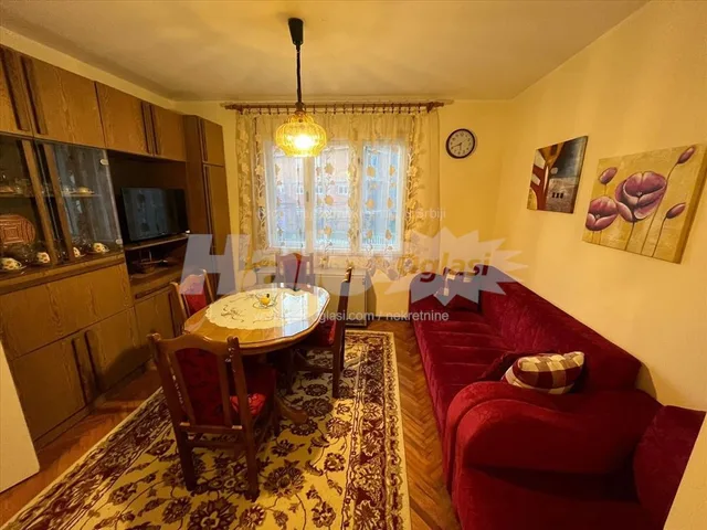 Izdajem kuću u Pivari