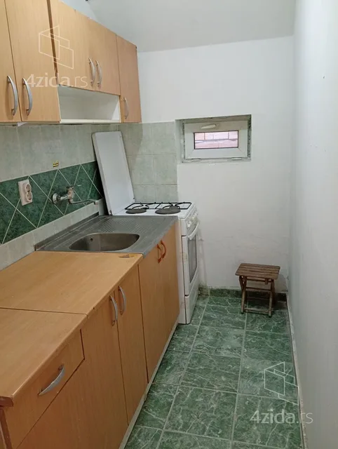 Jednoiposoban stan za izdavanje, Karađorđeva 106