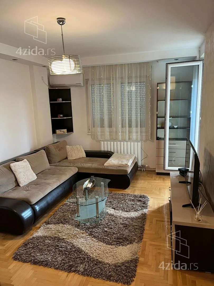 Jednoiposoban stan, 40 m², Stepa Stepanović