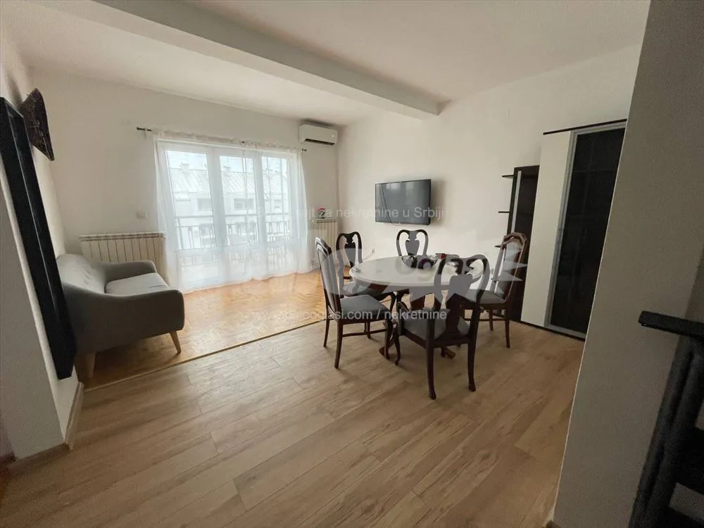 Petosoban i veći stan, 140 m², Zvezdara