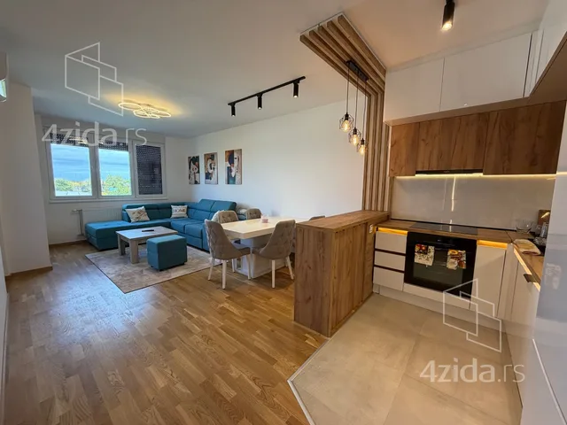 Trosoban stan za izdavanje, Šajkaška 10