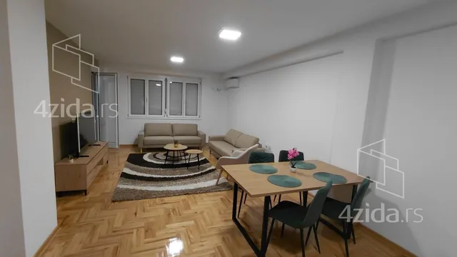 Trosoban stan za izdavanje, Zetska
