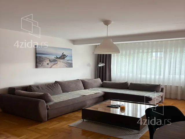 Jednoiposoban stan za izdavanje, Kolonija 25