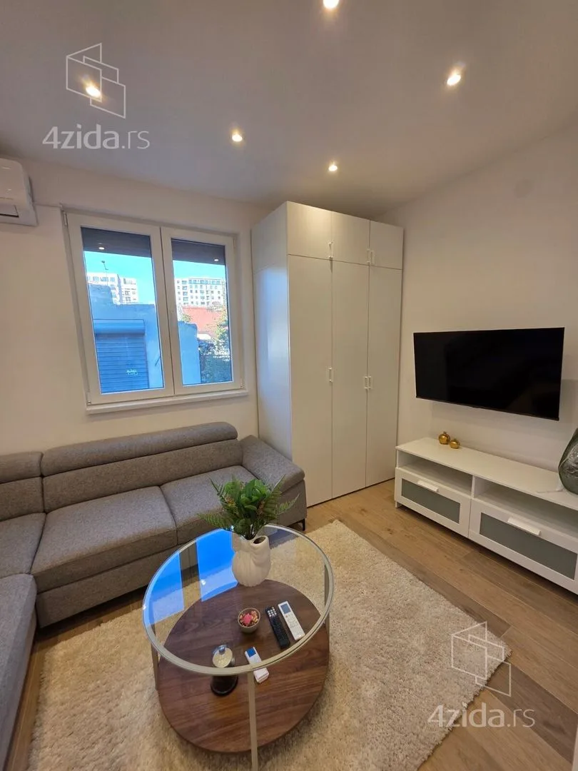 Jednosobna kuća, 40 m², Dušanovac