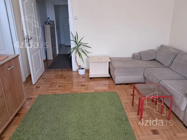 Dvosoban stan za izdavanje, Karađorđeva 49