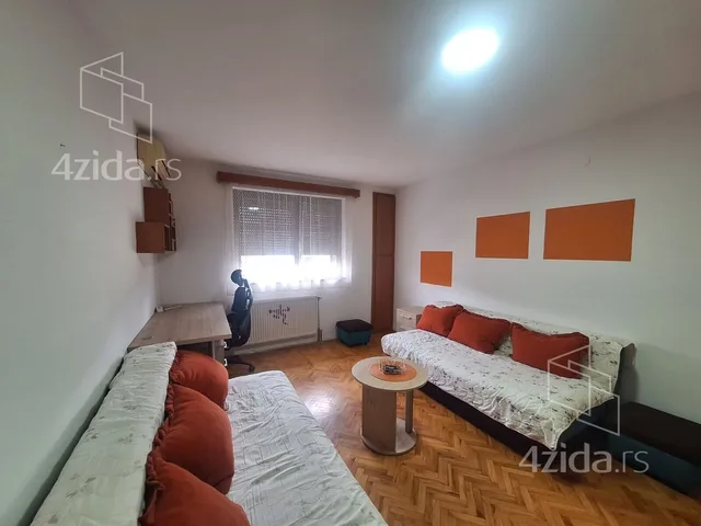 Garsonjera za izdavanje, Jug Bogdana 24