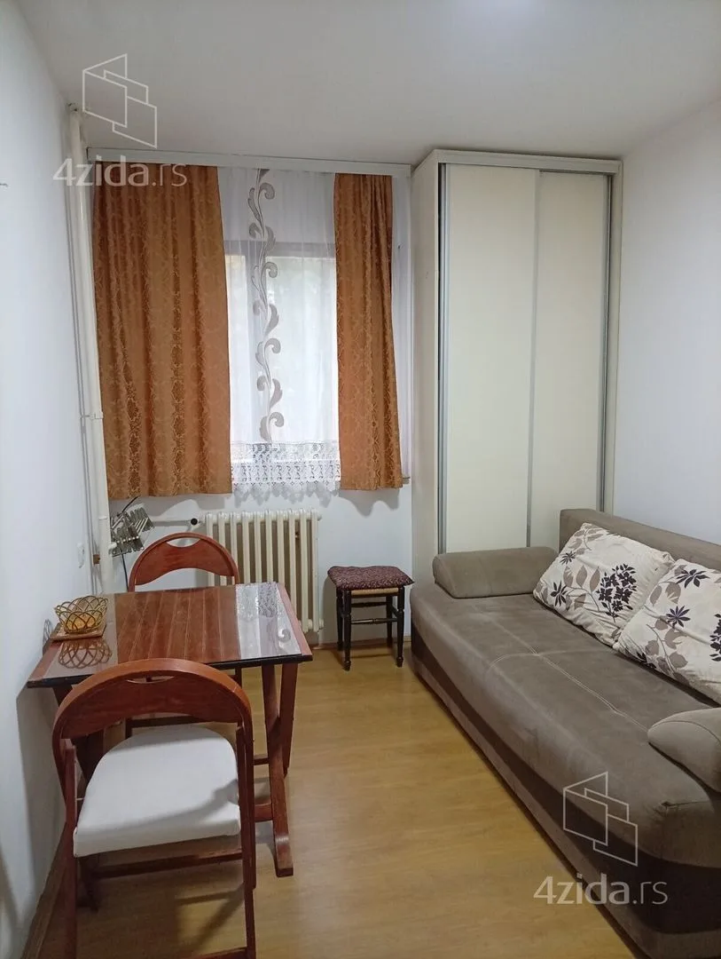 Garsonjera, 17 m², Železnik