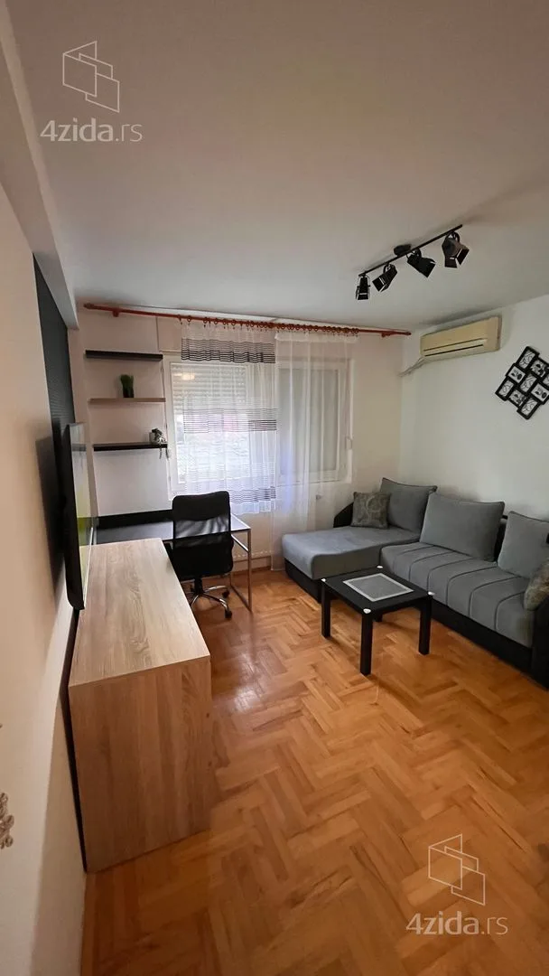 Jednosoban stan, 48 m², Centar
