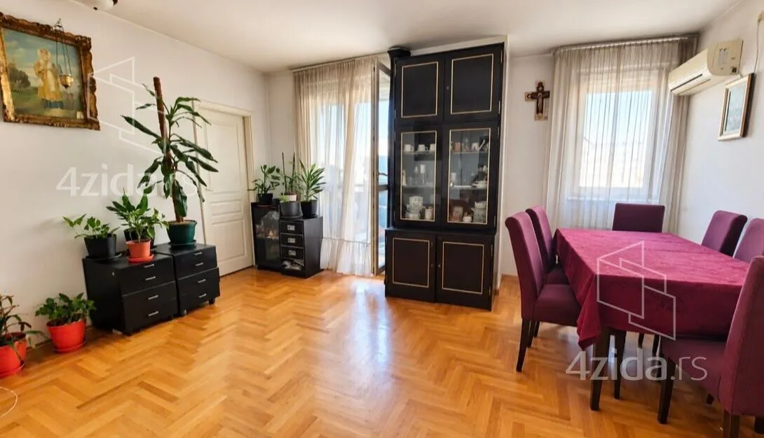 Četvorosoban stan, 81 m², Palilula centar