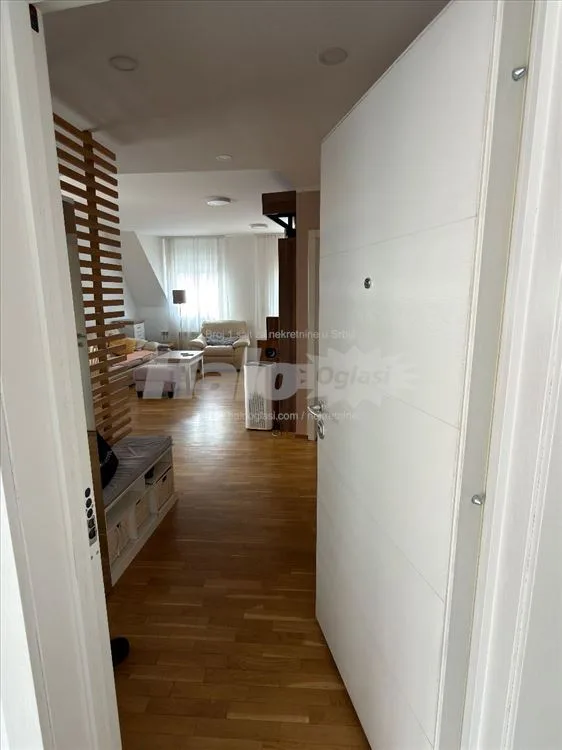 Трёхкомнатная квартира, 88 м², Горни-Град