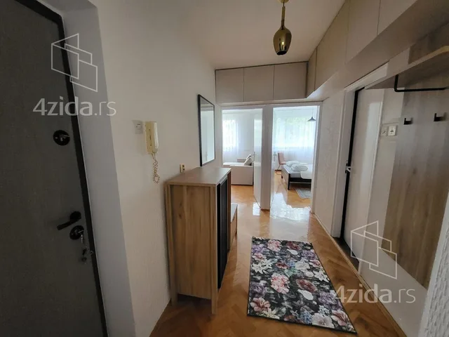 Trosoban stan za izdavanje, Žarka Vukovića-Pucara 19