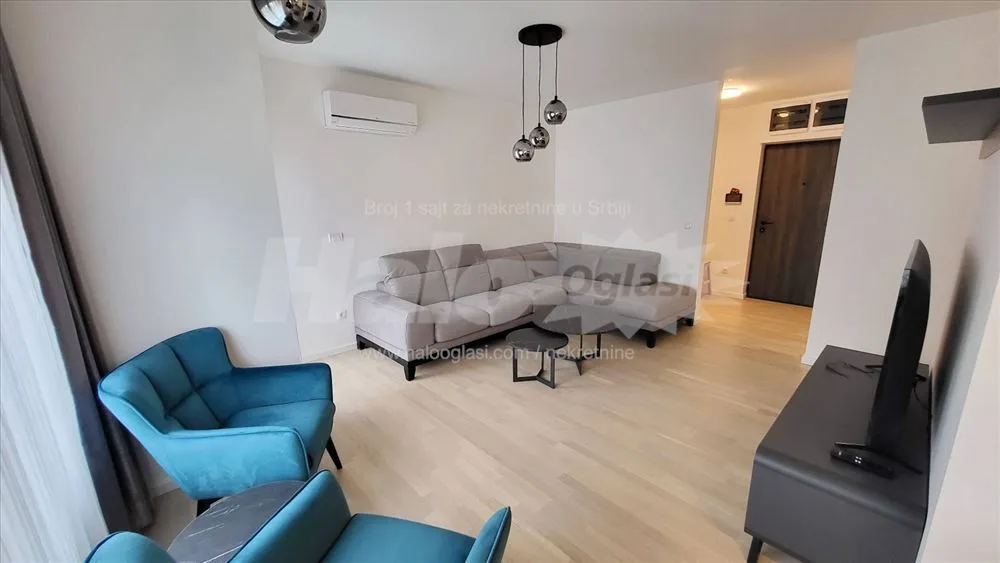 Dvoiposoban stan, 68 m², Crveni krst