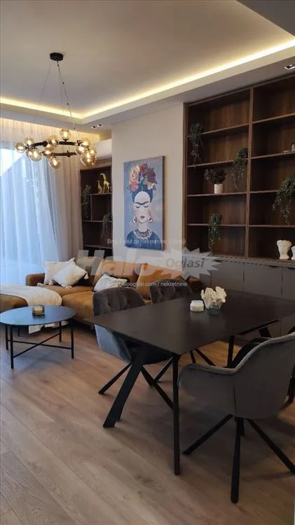 Trosoban stan, 98 m², Trošarina