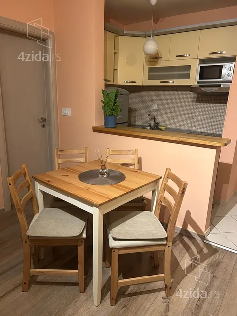 Jednoiposoban stan za izdavanje, Irske Desete Divizije 30c