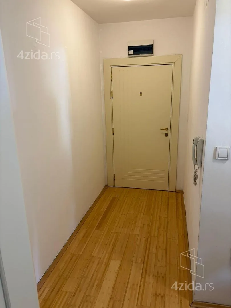 Dvosoban stan, 52 m², Detelinara