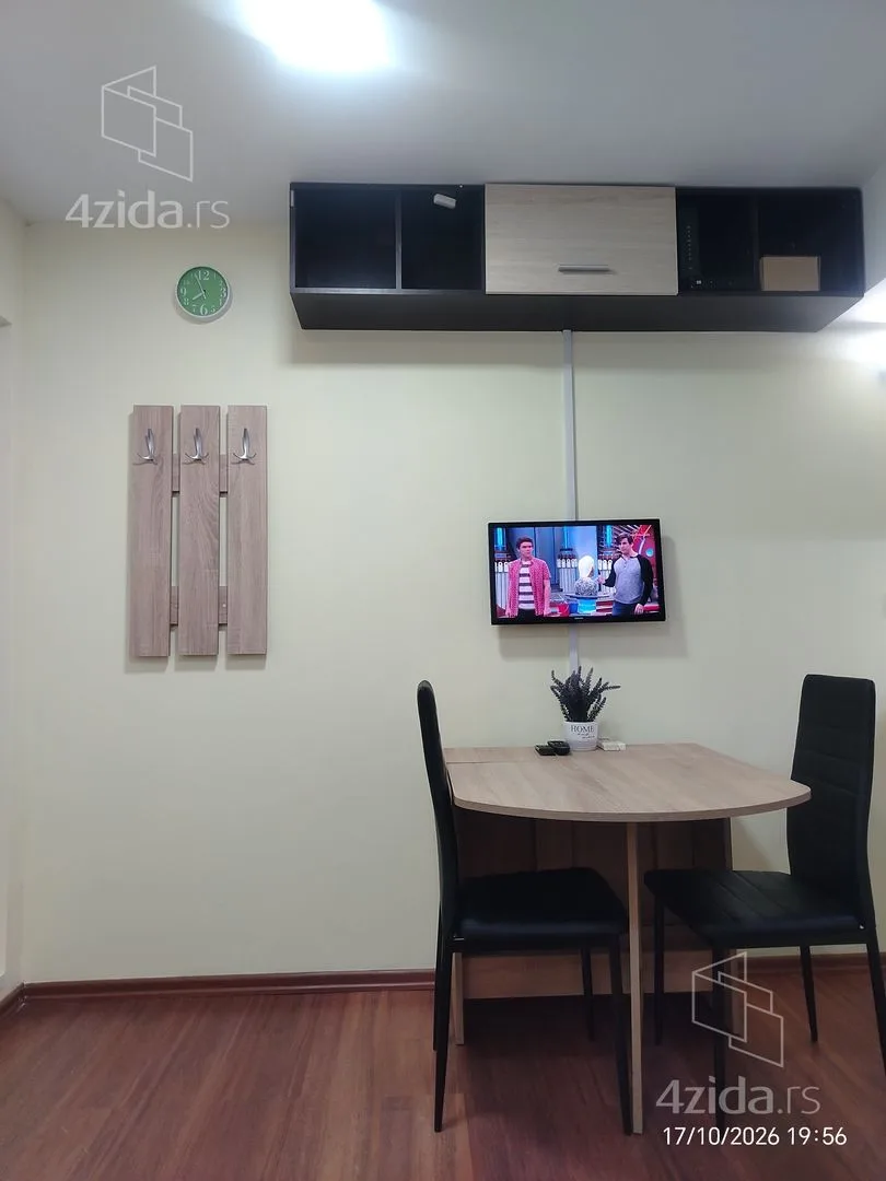 Garsonjera, 14 m², Severni bulevar