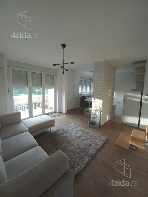 Trosoban stan za izdavanje, Blok 28