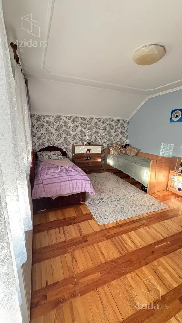 Dvosoban stan, 90 m², Telep