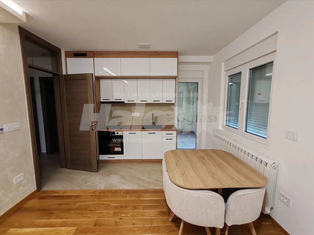 Dvosoban stan, 50 m², Batajnica