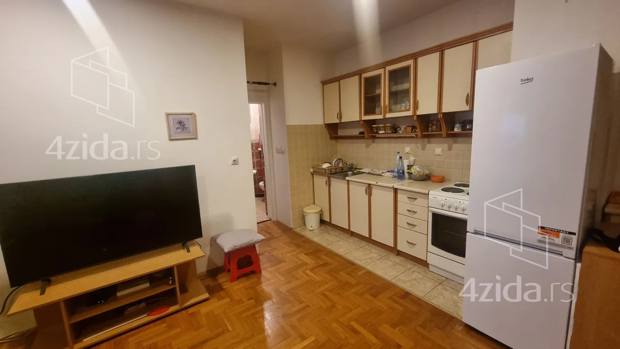 Jednoiposoban stan, 40 m², Višnjica