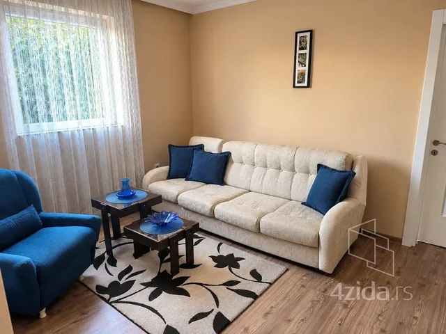 Dvosoban stan za izdavanje, Radoja Domanovića 4