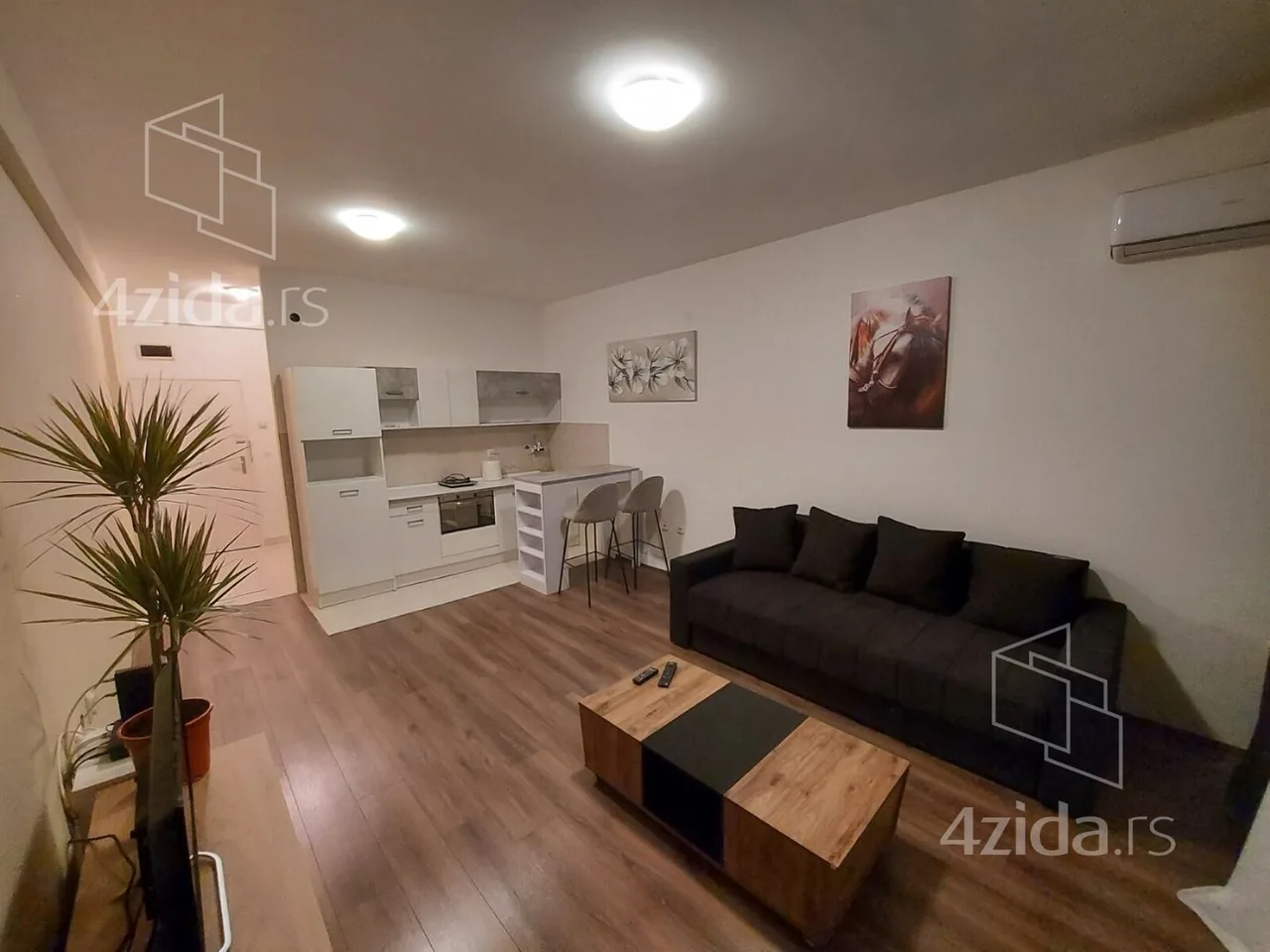 Garsonjera, 32 m², Medijana