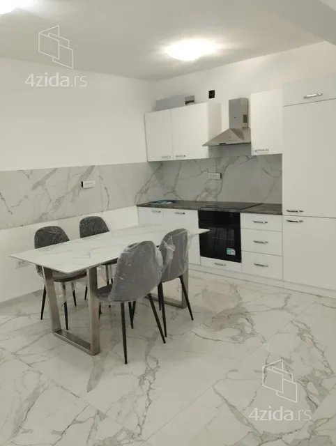 Trosoban stan za izdavanje, Devet Jugovića