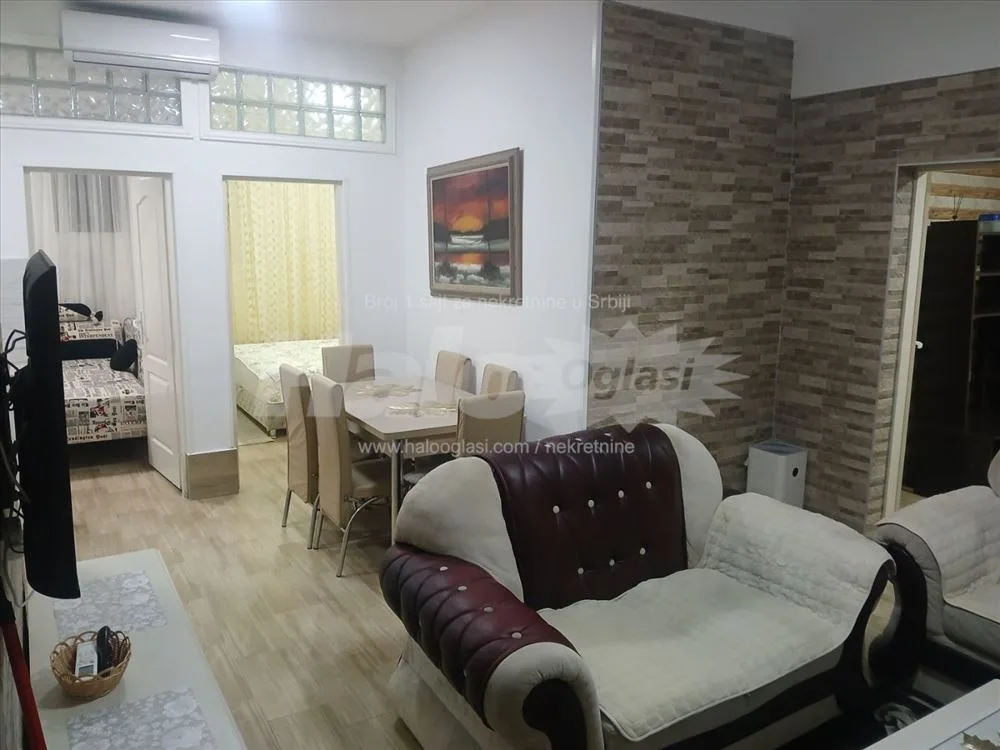 Трёхкомнатная квартира, 64 м², Земун