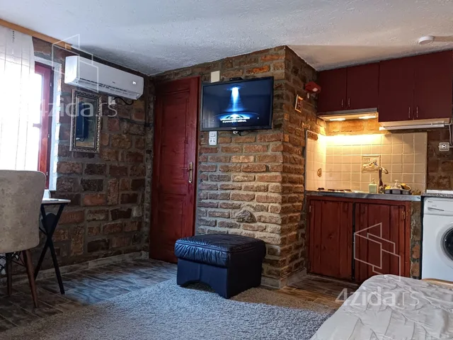 Garsonjera za izdavanje, Sestara Janković 3V