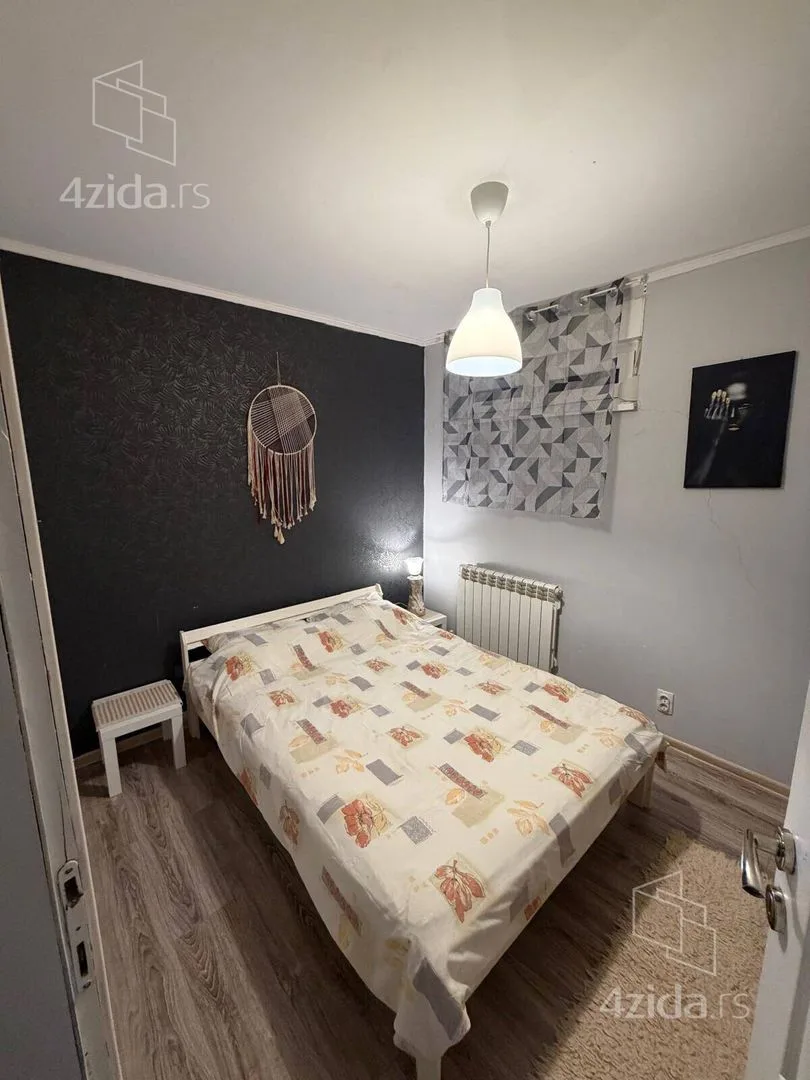 Dvosobna kuća, 43 m², Jajinci