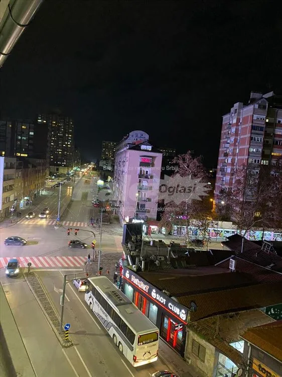 Трёхкомнатная квартира, 45 м², Црвени-Певац