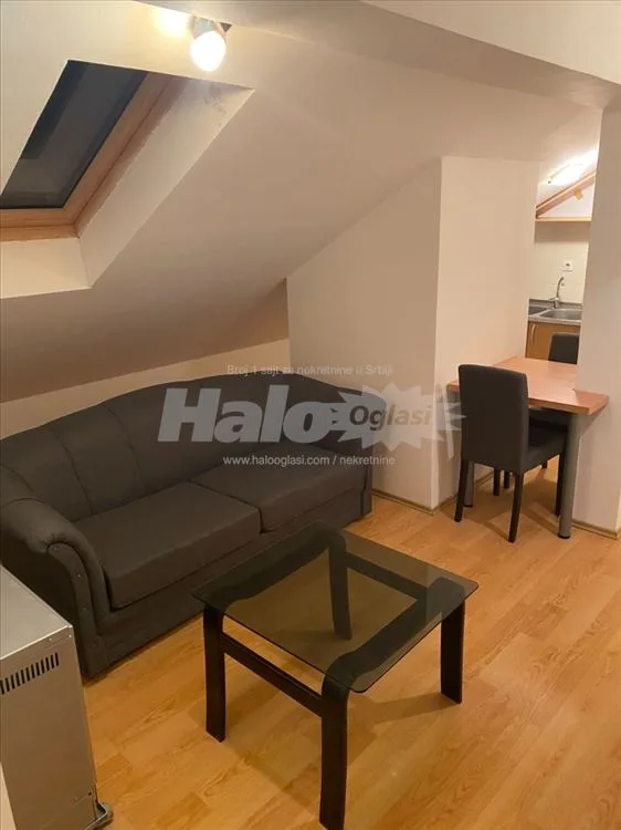Jednosoban stan, 38 m², Pantelej