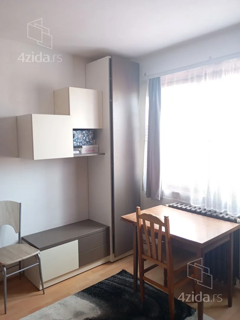 Гарсоньера, 22 м², Стари-Град