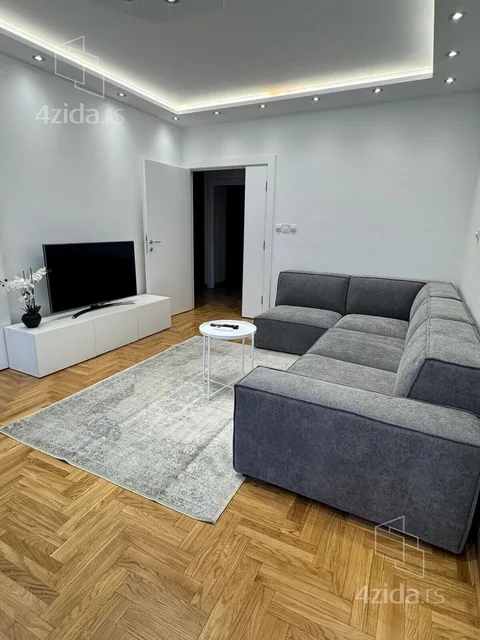 Trosoban stan za izdavanje, Vojvode Stepe 74