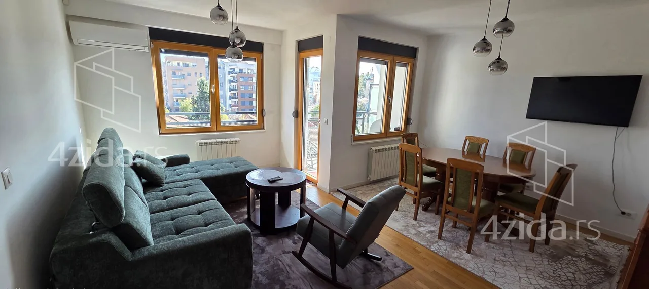 Troiposoban stan, 81 m², Zemun