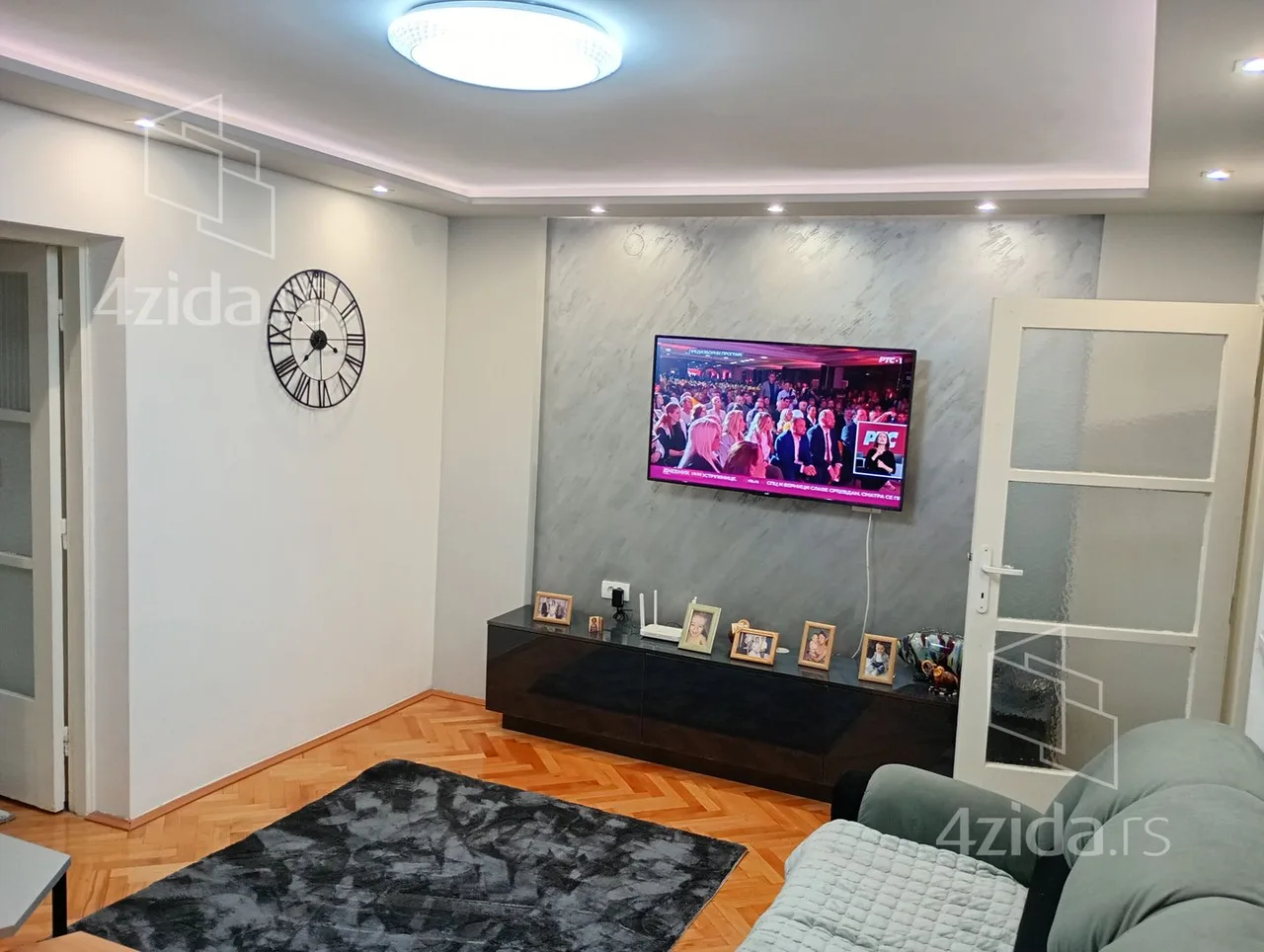 Trosoban stan, 60 m², Centar