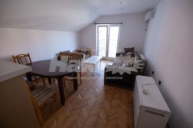 Borča – namešten trosoban stan, 70 m²“ + 40m2 ter