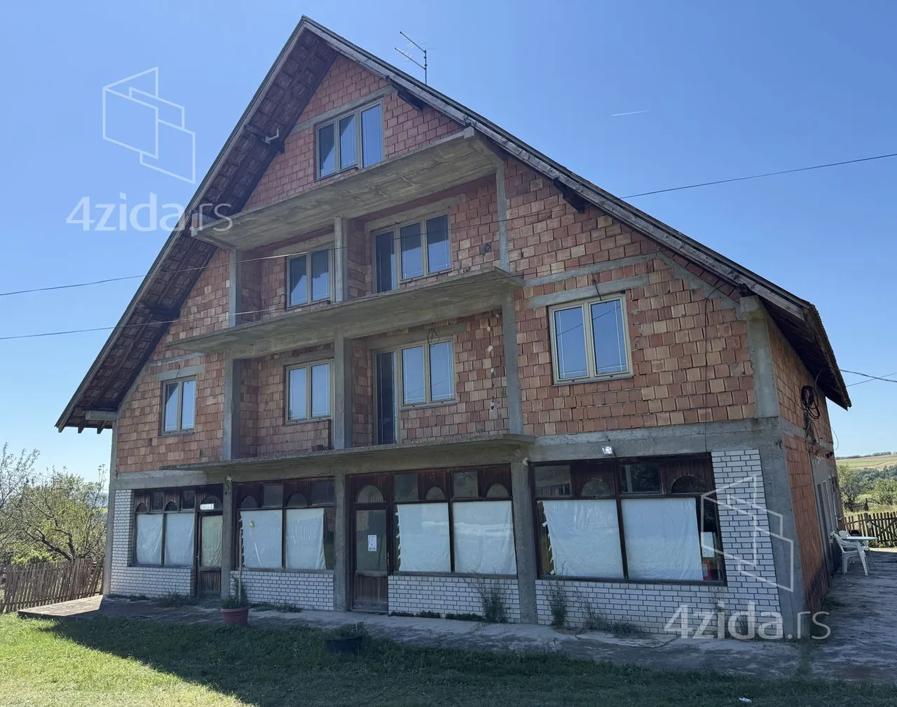 Petosoban i veći kuća, 580 m², Sopot
