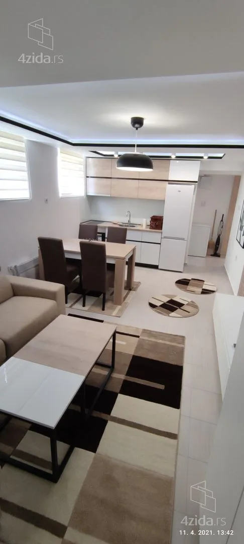 Гарсоньера, 30 м², Пантелей