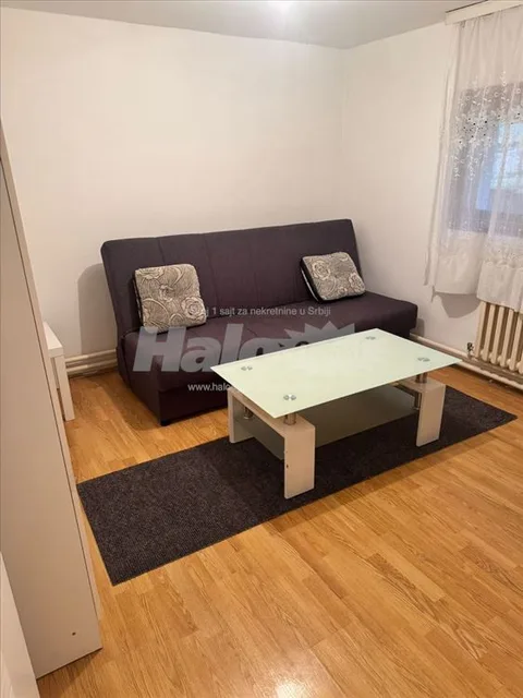 Izdajem stan, kod Vera, prizemlje, ženskoj osobi