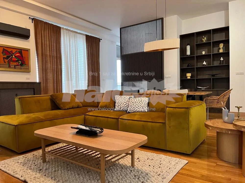 Četvorosoban stan, 193 m², Karaburma